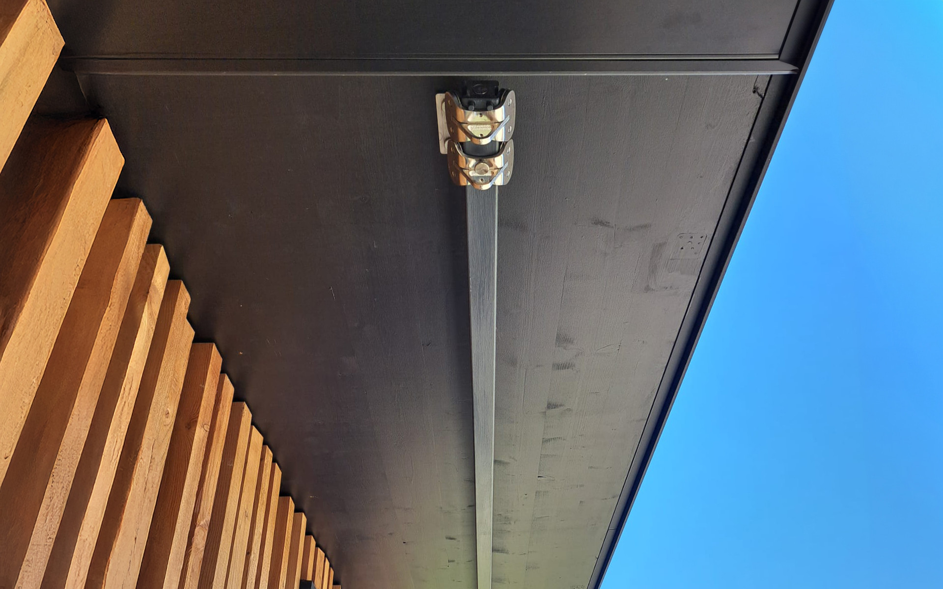 Invisible safety: Façade maintenance with H-RAIL
