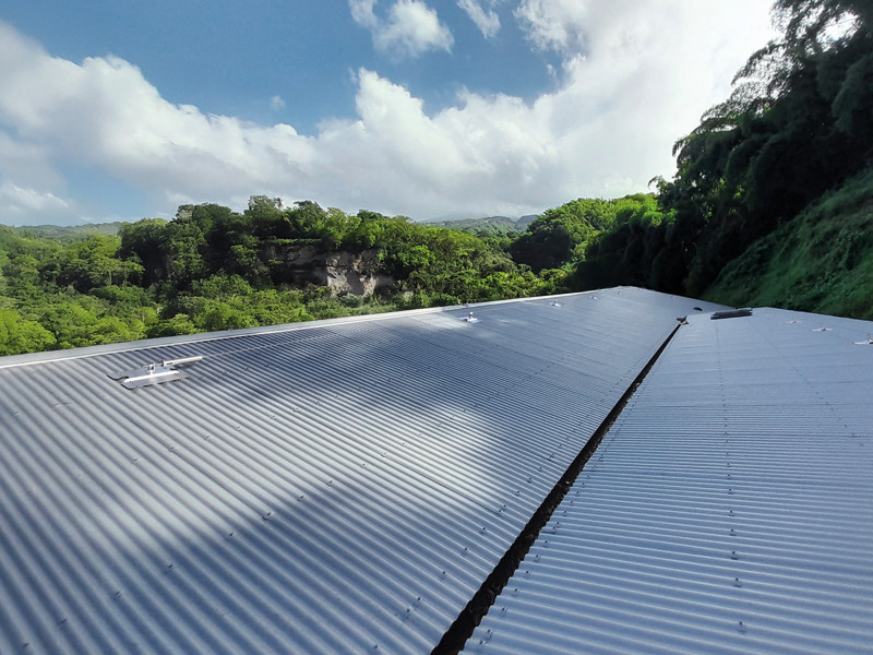 application-lifeline-on-support-for-corrugated-sheet-metal-roofs-patrol-wave