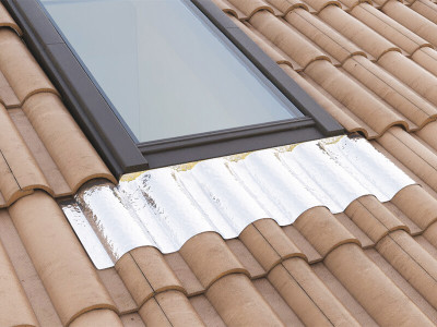 application-reflecting-butyl-adhesive-tape-alu-butyl-band